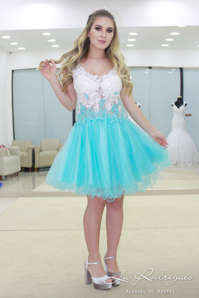 vestido de princesa azul curto