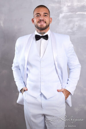 03-1-terno-noivo-casamento-bravura-branco-summer