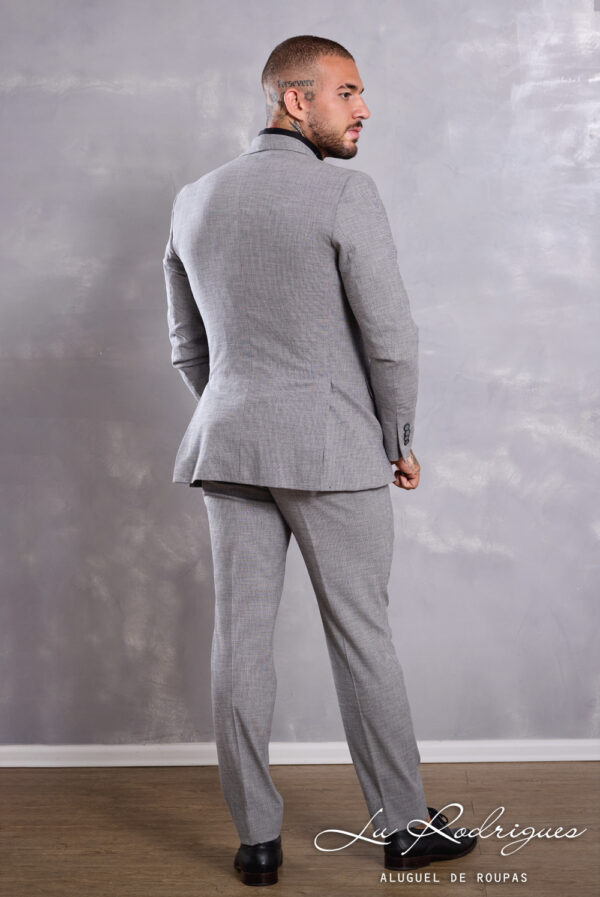 07-1-terno-noivo-casamento-bravura-cinza-castor