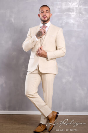 10-1-terno-noivo-casamento-bravura-bege-riscas