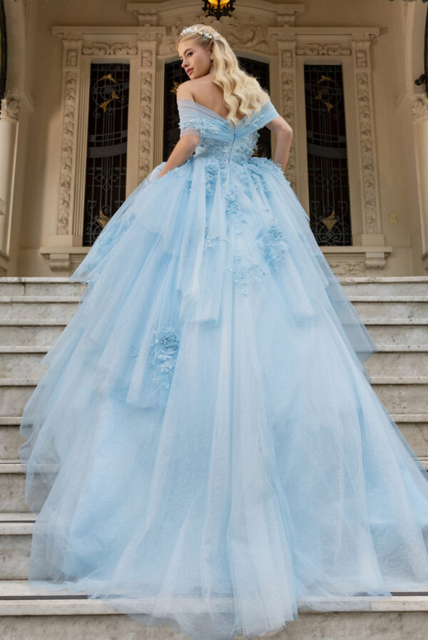 19-1-vestido-15-anos-center-debutantes-bloom