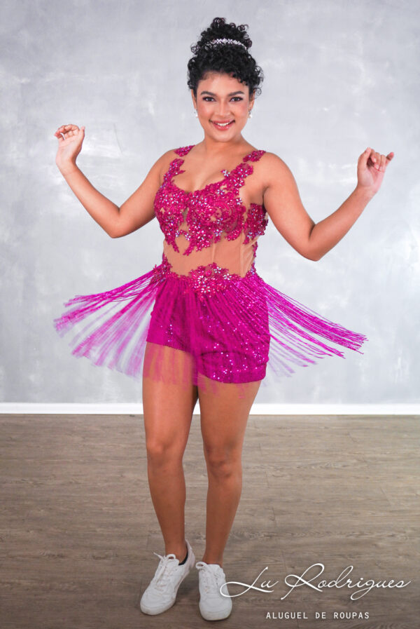 243-1-macaquinho-debutante-curto-fucsia