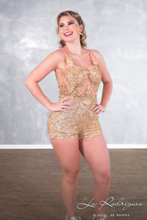 244-1-macaquinho-debutante-curto-dourado