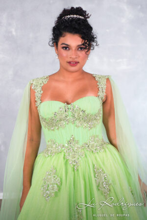 413-1-vestido-debutante-15-anos-verde-lima